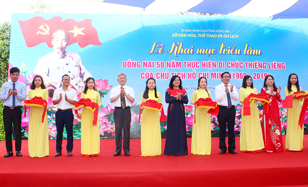 di chúc bác 1.1.JPG