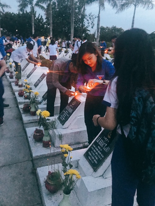 thắp nến 3-3.jpg