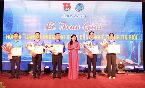 Thưởng - CNTT 2020 - 4.jpg