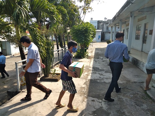 Tặng quà tết 2021 - 1-4.jpg