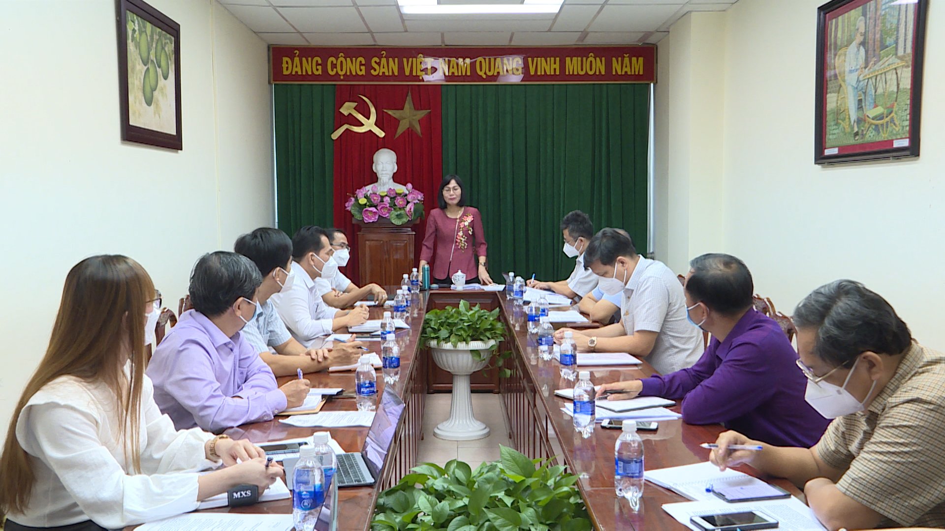 c Hoang luu thong.jpg