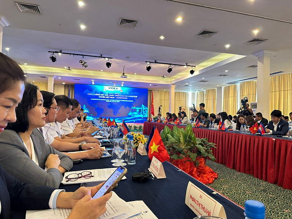 30102023-quang canh hoi nghi.jpg.png